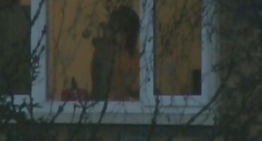 একজন স্বৈরাচারী দাসী বাংলা সেক্সি ভিডিও এইচডি একজন ক্রীতদাসকে উপহাস করে।