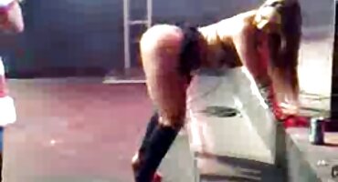 একটি আবেগপ্রবণ ভদ্রলোকের সাথে একটি সেক্সি বিএফ বাংলা করুণ সৌন্দর্যের যৌনতা।