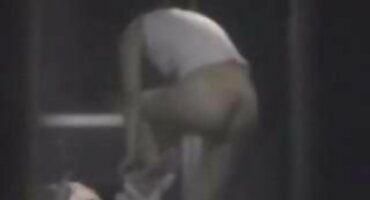 মহিলাটি যুবককে প্রলুব্ধ বাংলা সেক্সি বিএফ করে