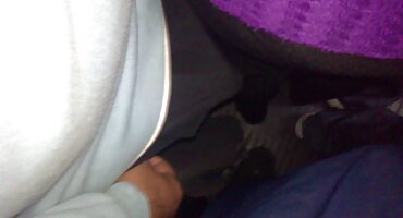 ভ্রষ্ট মায়ের সাথে পুত্রের সেক্সি ভিডিও দেখান যৌনতা।