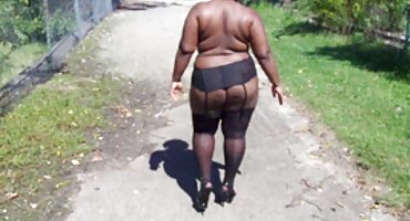 সরু চিসেলড বাংলা সেক্সি বিএফ ফিগার।