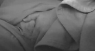 পুলের বিএফ সেক্সি চারপাশে স্প্যাঙ্কিং