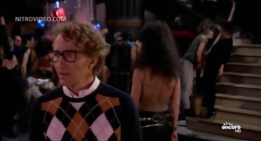 হিংস্রভাবে গুদ টানছে বিএফ সেক্সি