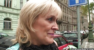 হলের মধ্যে সেক্সি ভিডিও সেক্স ভিডিও একটি পাম্প আপ বক্ষ সঙ্গে একটি মহিলার যৌনসঙ্গম