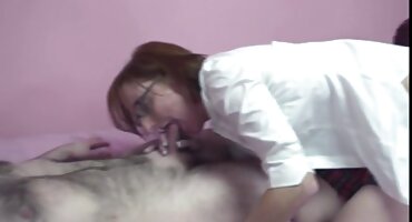 মেয়েটি লোকটিকে ঝাঁকুনি বাংলা সেক্সি বিএফ দেয়