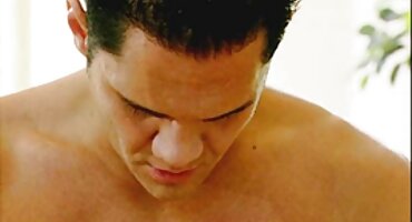 নিক্কি থর্ন ফিস্টিং দিয়ে গর্ত করছে। সেক্সি বিএফ দাও