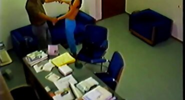 একটি পাতলা মেয়ে সেক্সি সেক্সি বিএফ এবং একটি পুরুষ