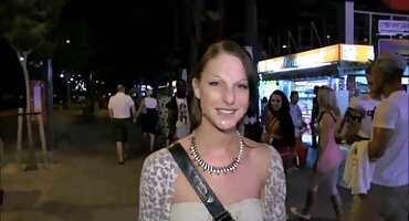 তার অ্যাপার্টমেন্টে সেক্সি বিএফ এক্স গিয়েছিলাম