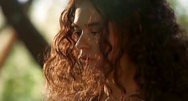 রক্সি সেক্সি বিএফ সেক্সি বিএফ সেক্সি বিএফ রে এর গাধা মহিলাদের পায়ে দেয়