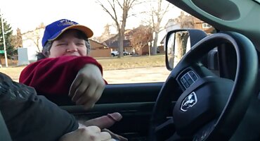 চিক অ্যাস্পিড সেক্সি ভিডিও বিএফ পাছায় তার মুষ্টি ঘুরিয়ে দেয়