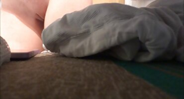 অদ্বিতীয় ! ছেলে জামাকাপড়ে সেক্সি সেক্সি বিএফ মাকে চুদেছে।