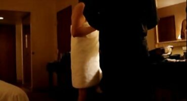 মেরিনা তার ড্রেসিং গাউন খুলে ফেলল বাঙালি সেক্সি ভিডিও