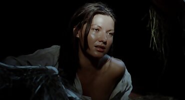 ছেলেরা সাবওয়েতে ইন্ডিয়ান সেক্সি বিএফ একটি চশমা পরা জাপানি মেয়েকে থাবা দিচ্ছে।