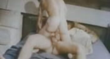 সৎ বাবা টি-শার্টের নিচে আটকে থাকা বাঙালি সেক্সি ভিডিও স্তনের বোঁটাগুলোর দিকে তাকিয়ে আছেন।