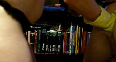 তার ক্লিট বাংলা সেক্সি বিএফ নিয়ে খেলে