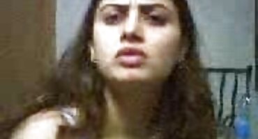 একজন চশমাধারী জার্মান মহিলা অর্থ উপার্জনের সেক্সি বিএফ এইচডি সেক্সি বিএফ একটি উপায় নিয়ে এসেছিলেন।