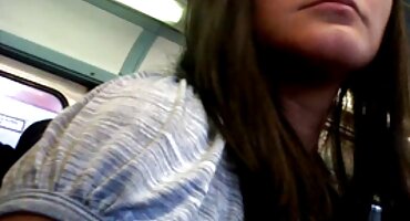 কিউটি তার বয়ফ্রেন্ডের কাছে গাড়িতে অনেকক্ষণ ধরে বাঁড়া চুষে। বিএফ সেক্সি বিএফ