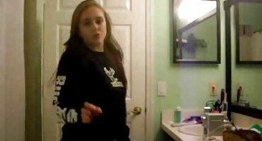 লোকটিকে প্রলুব্ধ করে। বিএফ সেক্সি