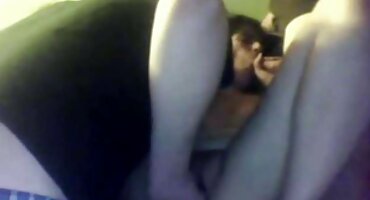 একটি হিন্দি সেক্সি বিএফ ছদ্ম-phallus সঙ্গে সন্তুষ্ট