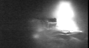 বিশ সেন্টিমিটারের বলদা ভাই বোনের সেক্সি ভিডিও সহ একটি পুরুষ