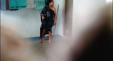 সিঁড়িতে হিন্দি সেক্সি বিএফ বসলাম।