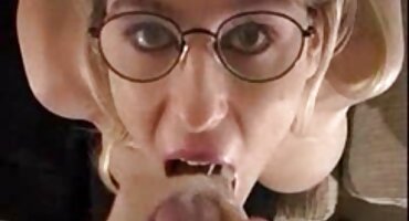 লেসবিয়ান প্রেমের বিএফ সেক্সি উপাদানের সাথে দ্বৈত অজাচার